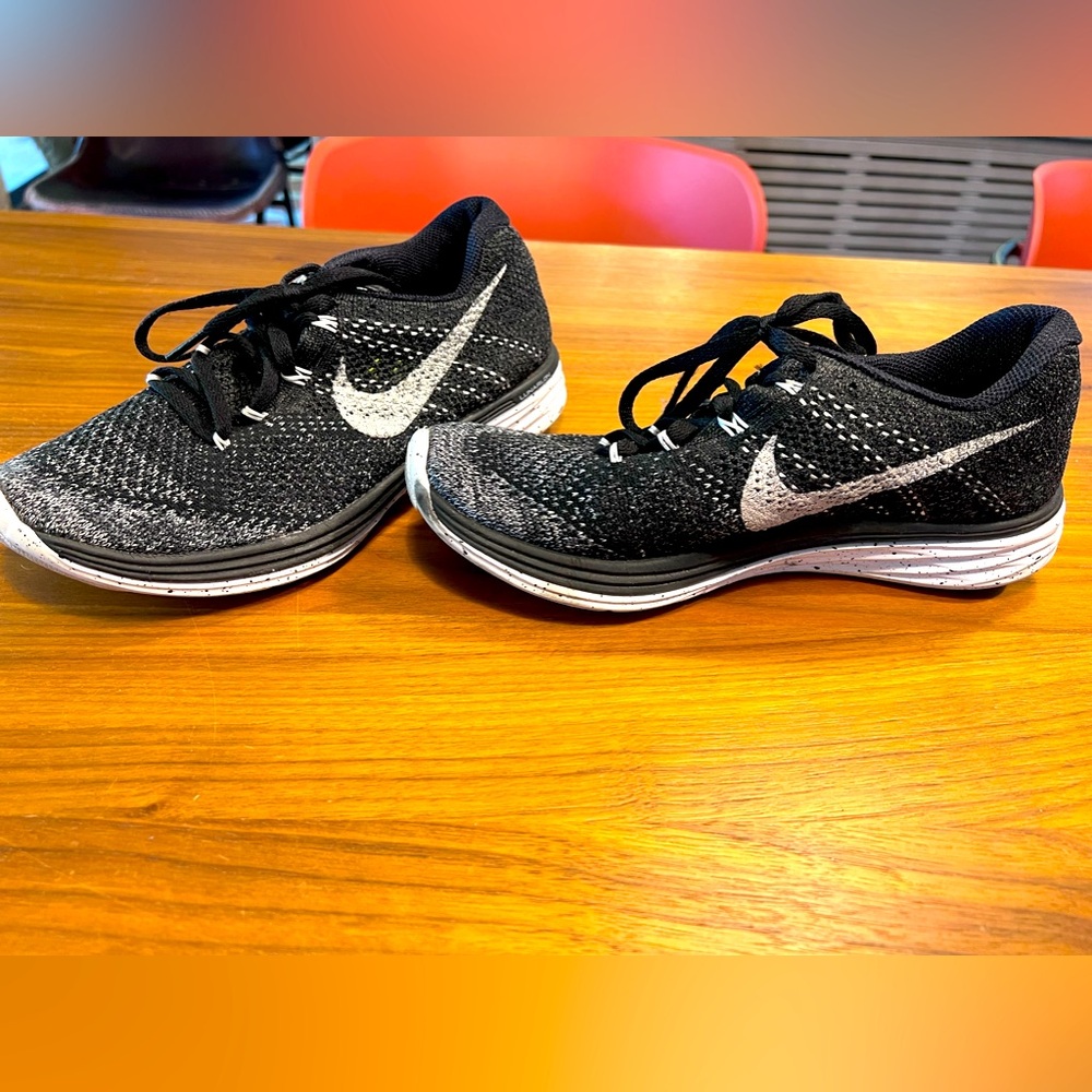 Womens Nike Flyknit Lunar 3 - Sz 8